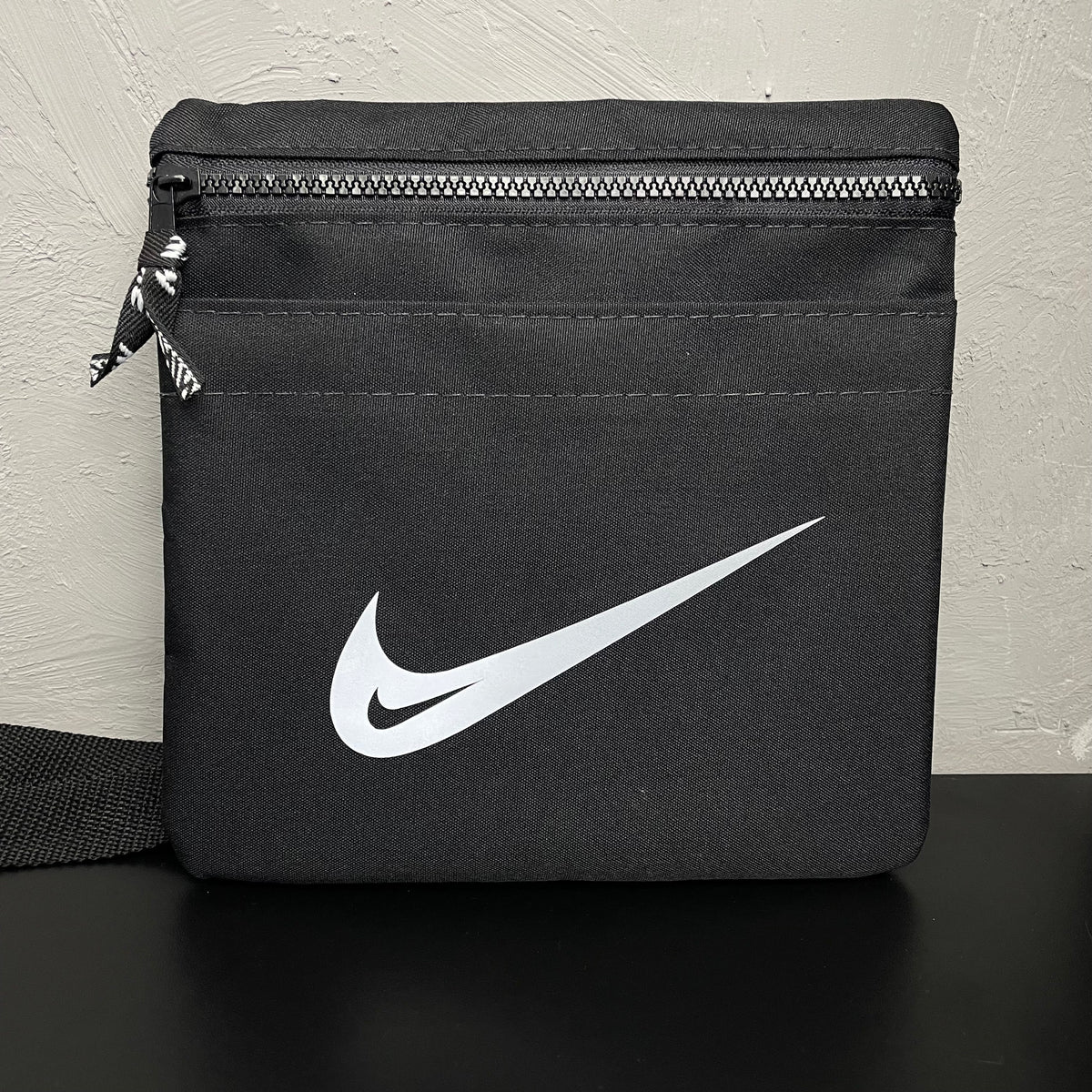 Shoulder Bag Grife Nike Swoosh Refletível