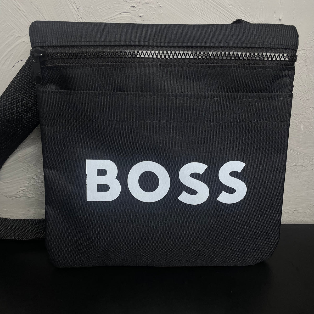 Shoulder Bag Hugo Boss Letreiro Branco