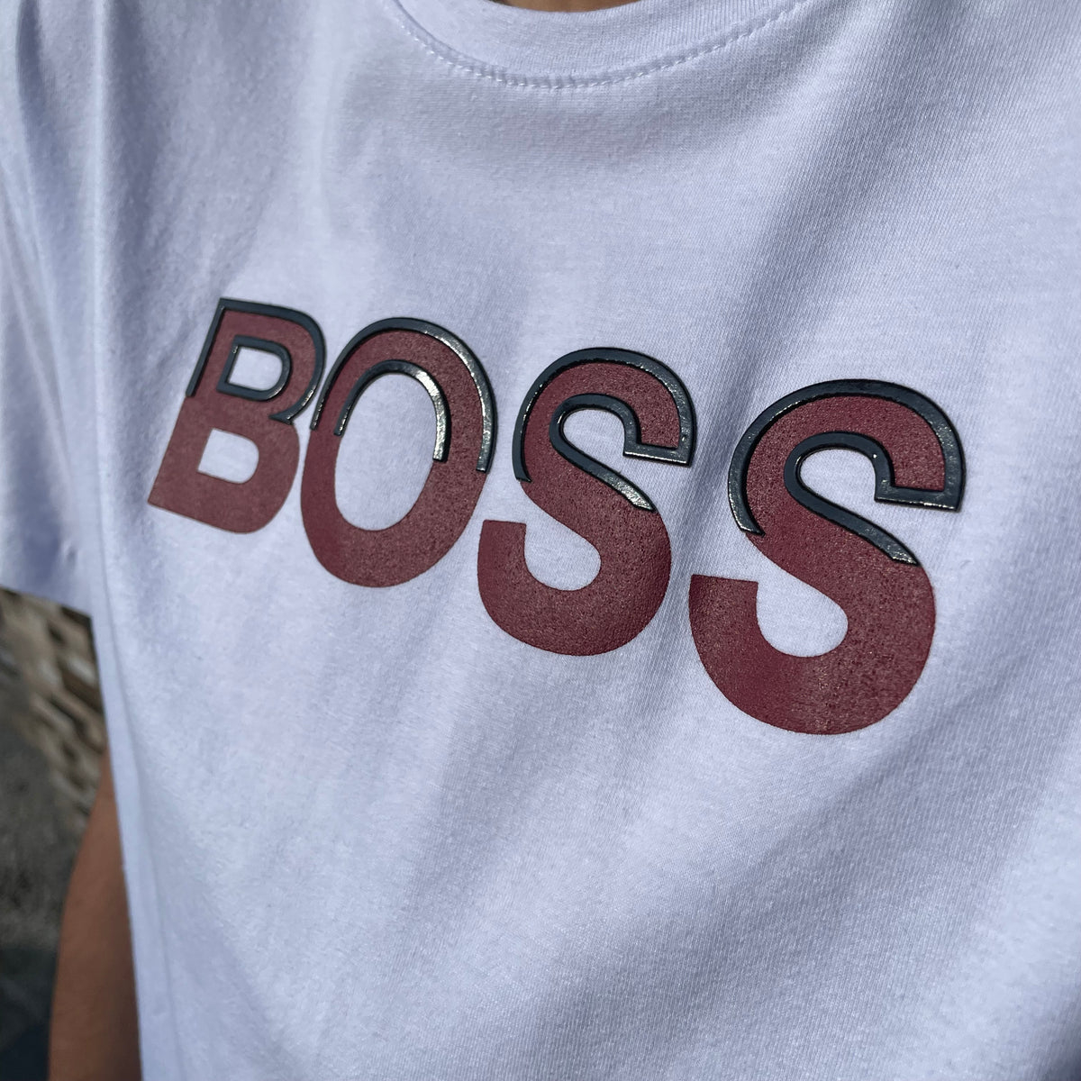 Camiseta Premium Boss Estampa Emborrachada Vermelha e Preta