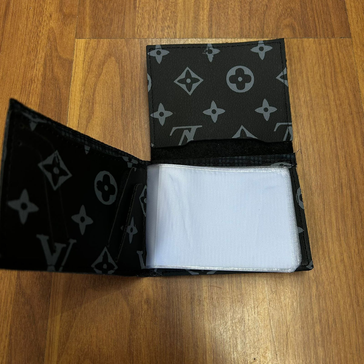 Carteira Louis Vuitton LV Preta