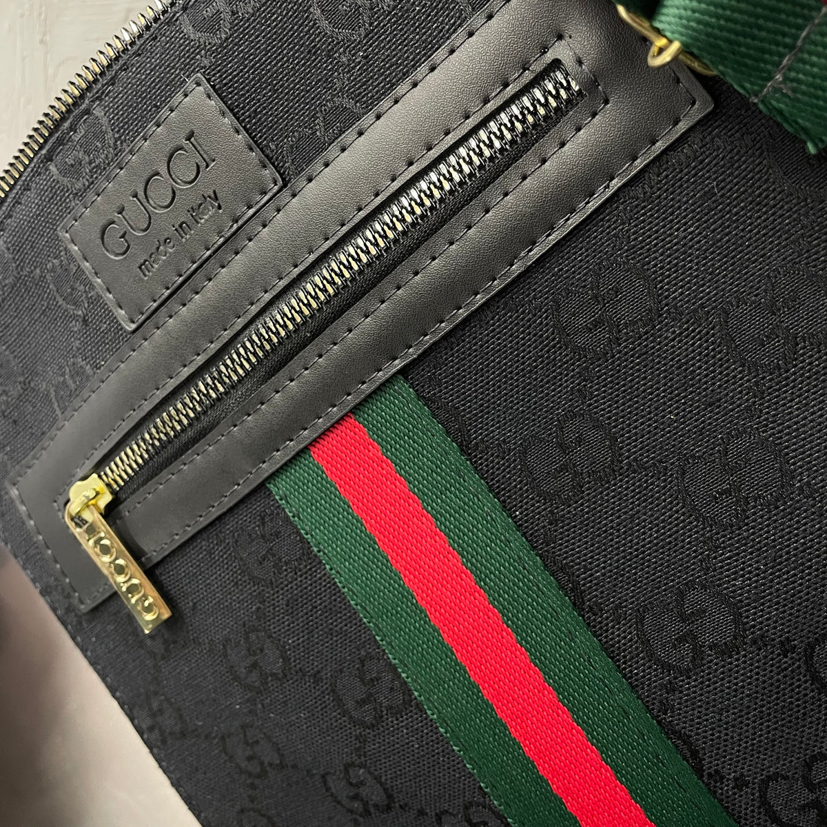 Shoulder Bag Importada Gucci Preta Premium Monocromática Faixa Verde/Vermelha