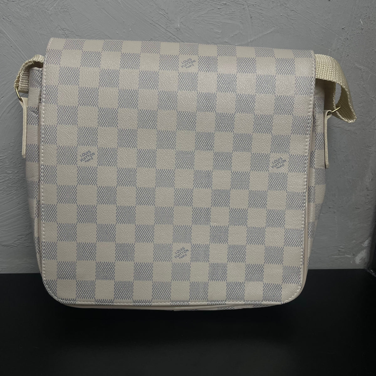 Shoulder Bag Importada Louis Vuitton LV Premium Xadrez Branco